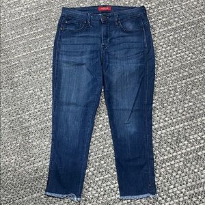 Guess | Distressed Cut Off Jeans